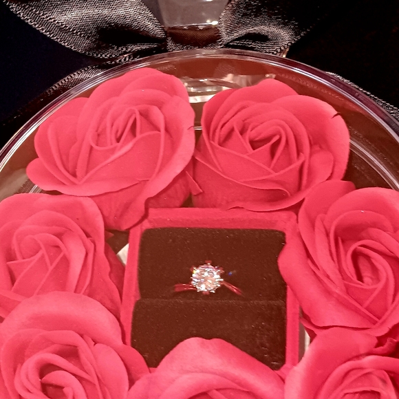 Romantic Heart Shape Container With Ring And Roses - Picture 2 of 4